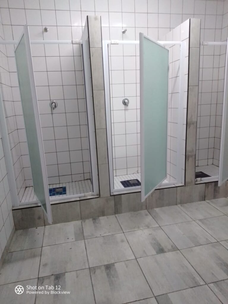 38 Caxton Bathrooms